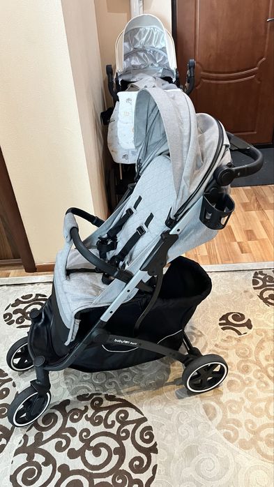 Продам прогулочную коляску