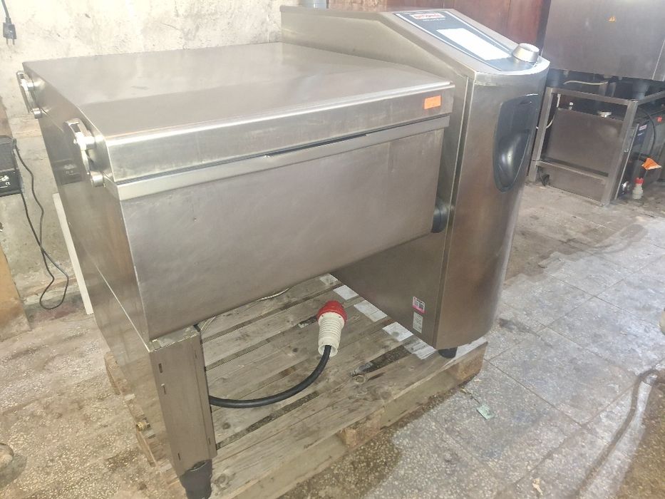 RATIONAL варио куукинг център 100 литра. Обръщатълен тиган