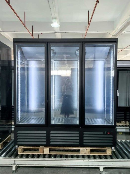 Vitrina verticala refrigerare cu 4 usi / 250 cm / STOC-NOU