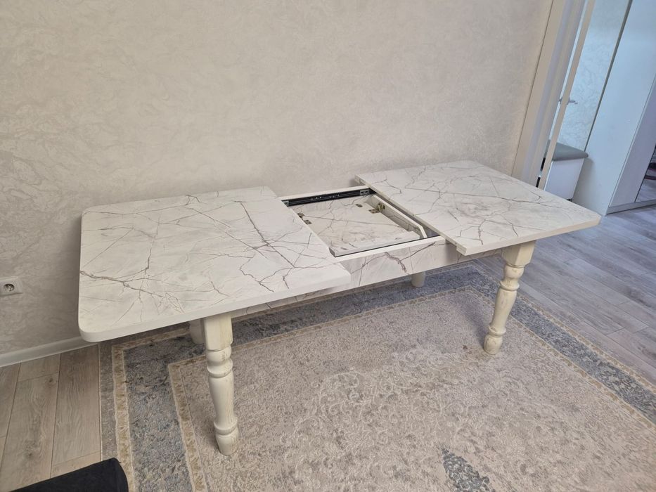 Продам стол для зала