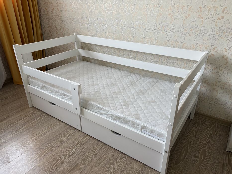 Продам детские кроватки