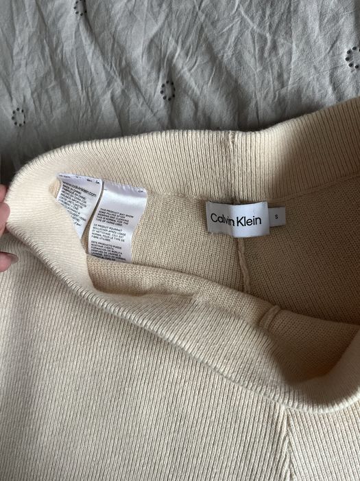 Вълнен панталон Calvin Klein