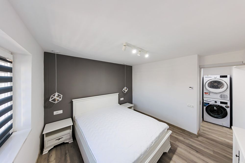Citește tot - închiriez  Apartament 3 camere centru