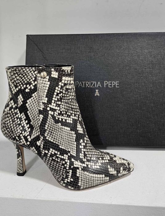 Patrizia Pepe боти