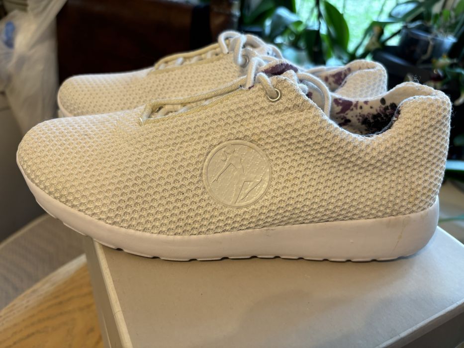 Продам кроссовки  Tamaris, 38 р