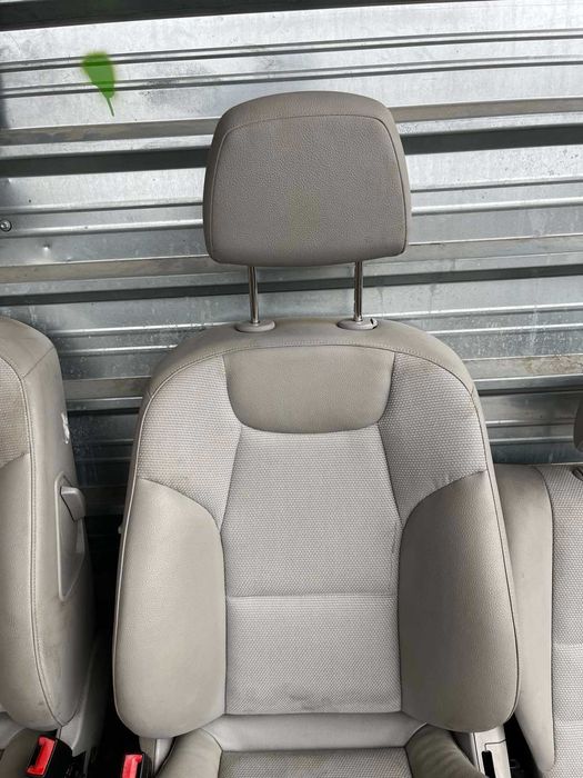 Светъл салон кожа и плат Седан Mercedes W204 C class Подгрев Мерцедес