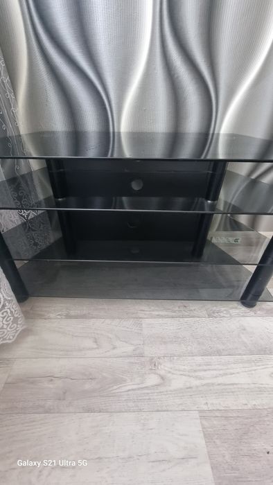 Тумба под телевизор стекляннаяо