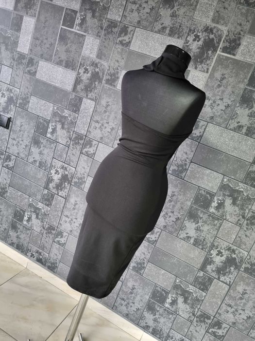 Rochie neagra eleganta