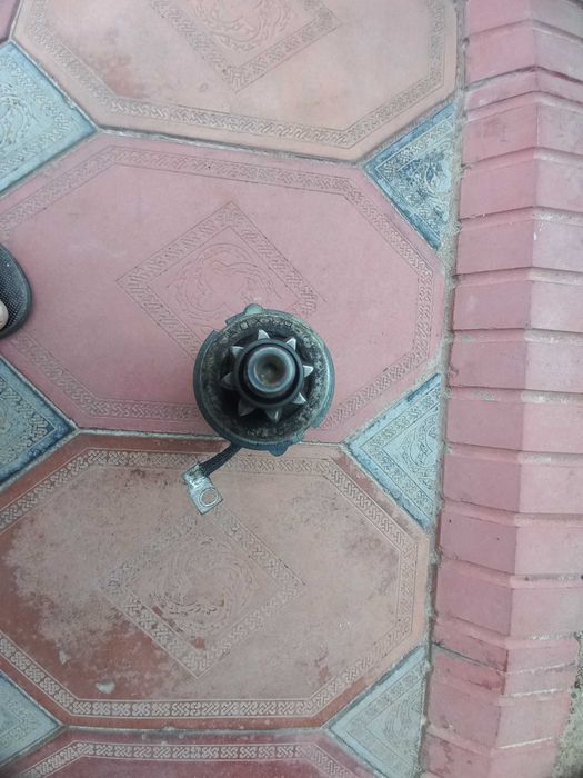 продам стартер  на мицубиси