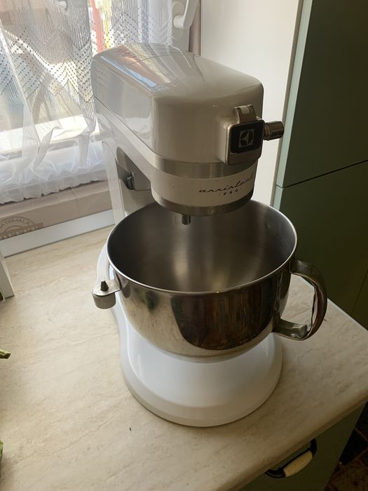Robot de bucatarie/Aparat mixaj Electrolux Assistent Pro Defect