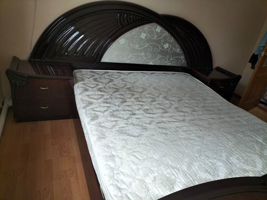 Спальный гарнитур