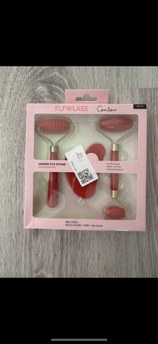 Ролер за масаж на лице и шия