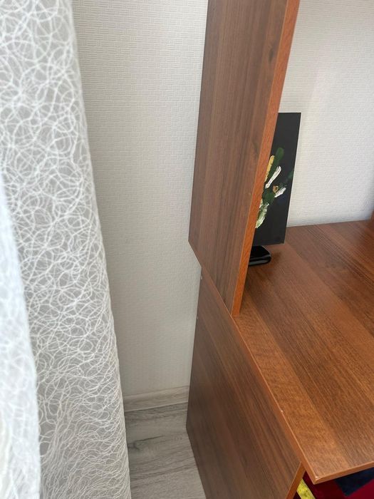 Срочно продам детский письменный стол