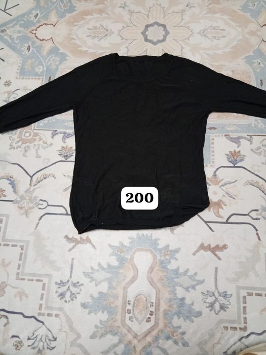 Продаю вещи 200 тг