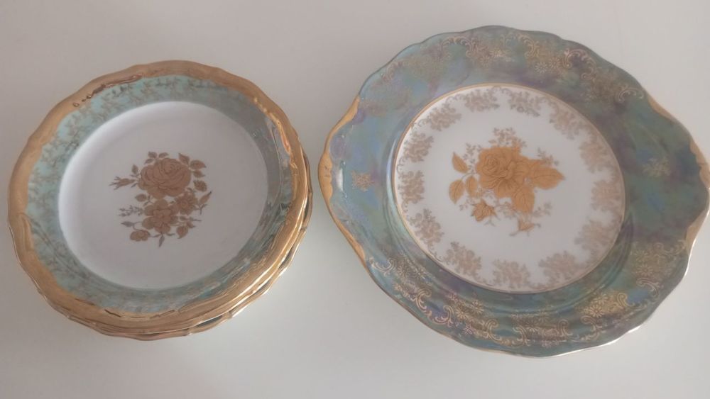 Новый комплект 4ка! Ручной работы,сусанное золото, эксклюзивный фарфор