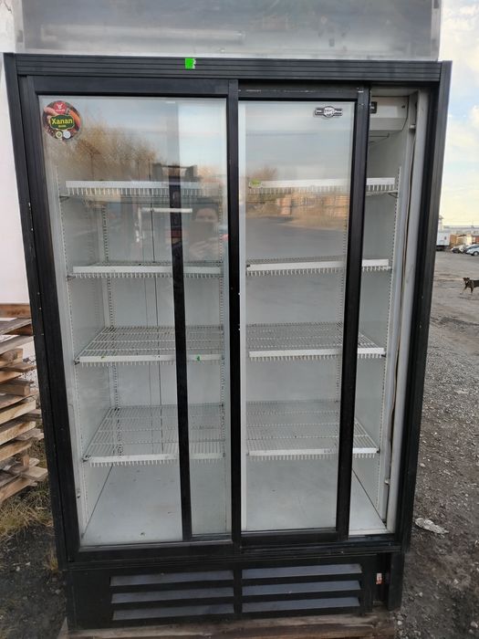 Холодильник двухдверный купэ в отличном состоянии для напитков б /у.