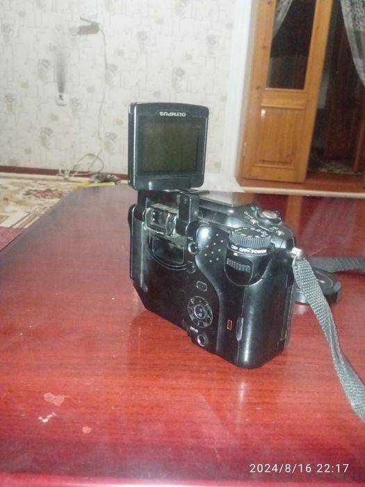 Фотоаппарат Олимпус сотилади