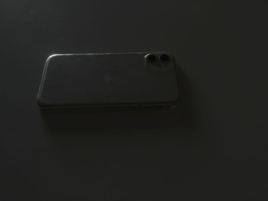 iphone 11 идеальный все в ориге. обмен