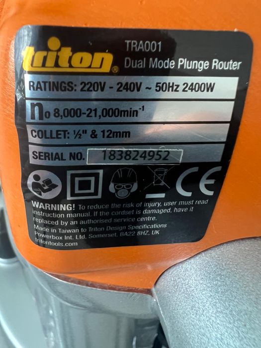Freza lemn profesionala,2400W, maner multifunctional,1/2- 12 mm Triton