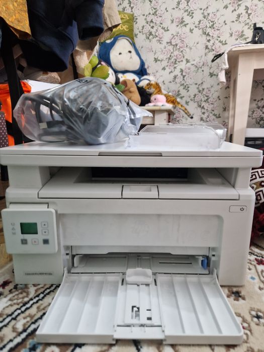принтер HP LaserJet Pro M130a белый