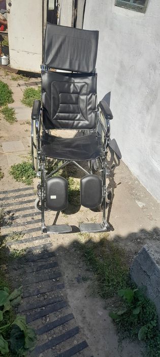 Продам механическую инвалидную коляску