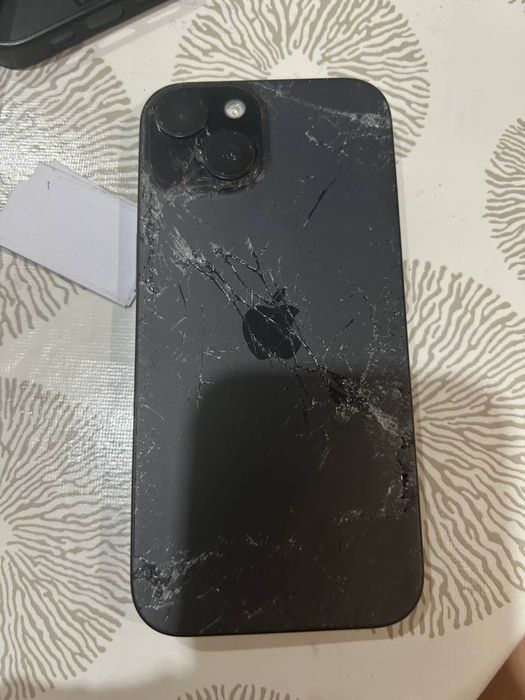 айфон 15 разбитый в рабочам состоянии