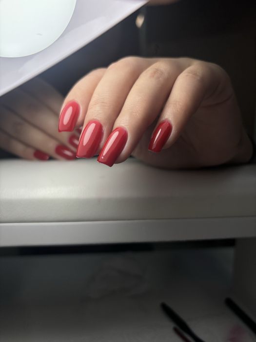 Маникюр и педикюр