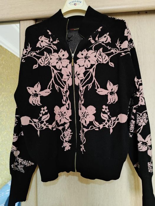 Продается женский джемпер