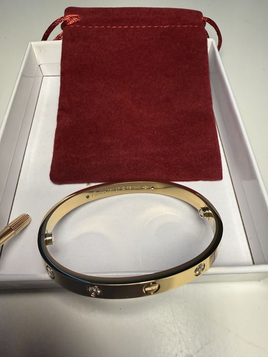 Bratara cartier cu pietre diferite marimi si culori