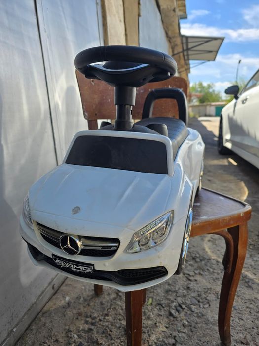 Детский автомобиль