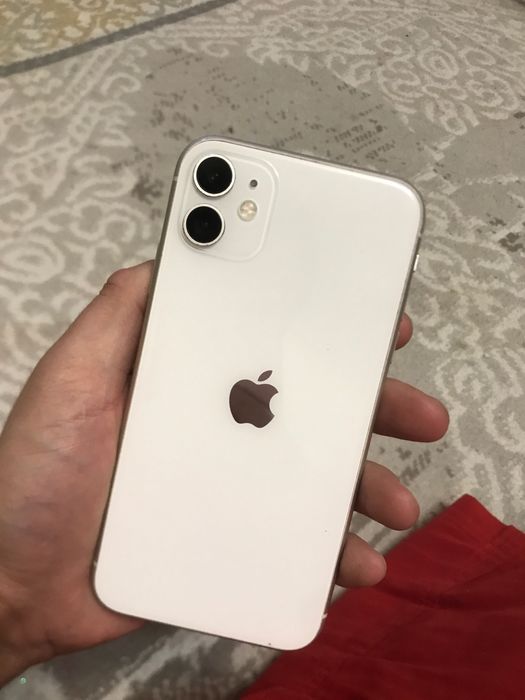Iphone 11 в хорошем состояние