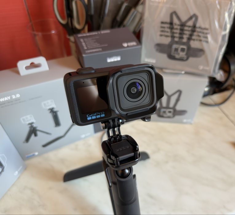 GoPro MISSION 1 PRO 8K60 50MP 1” + Grip + 3-Way 2.0 + 2x Chesty