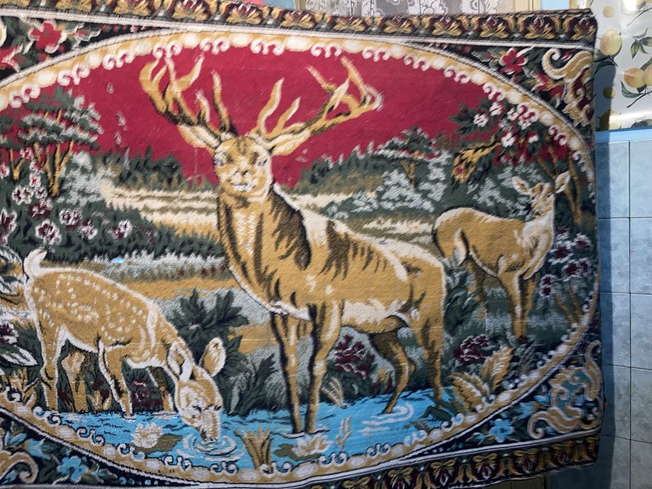 Carpeta cu cerbi, model antic si vecchi
