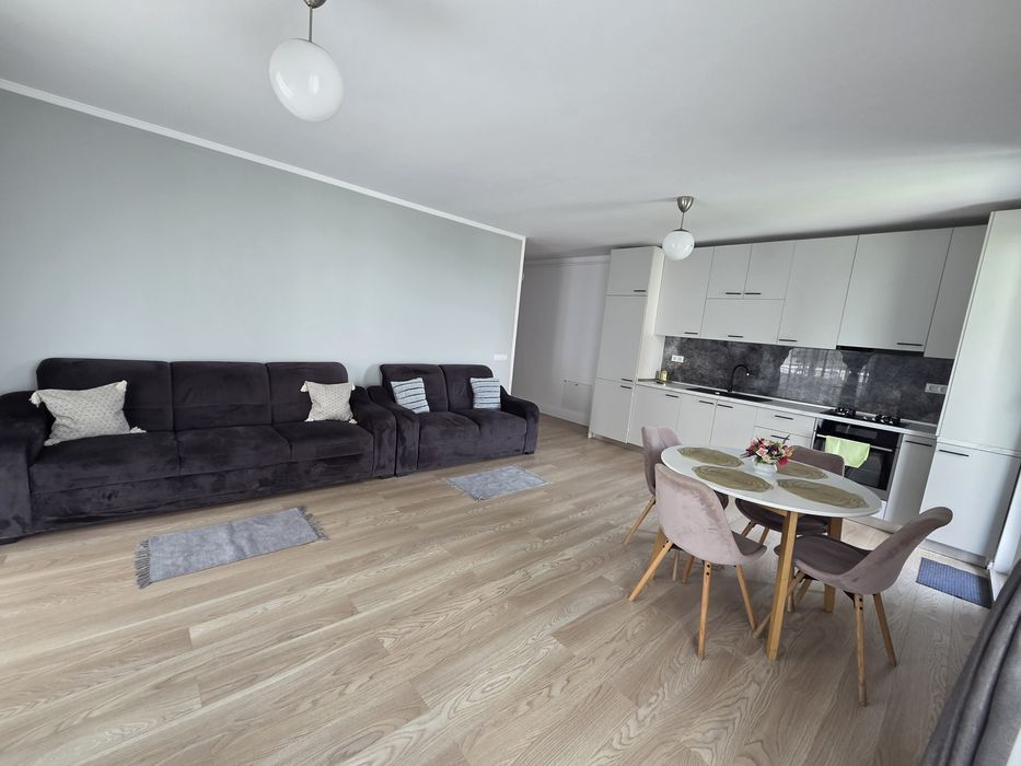 Închiriez apartament strada Frunzisului