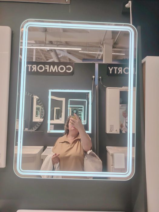 Продам тумбу с зеркалом