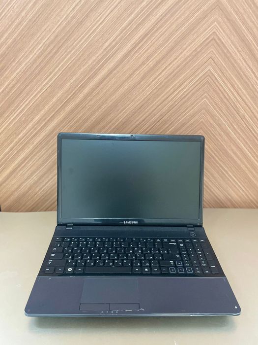 Ноутбук  SAMSUNG