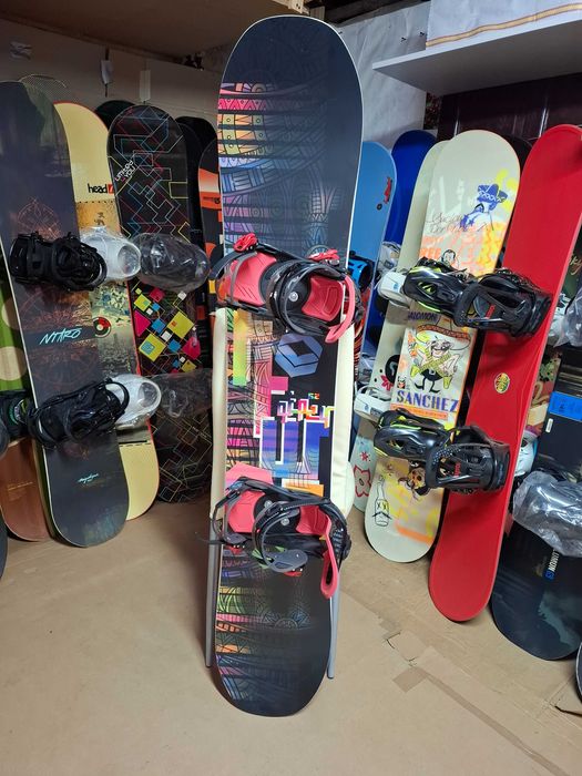 Placa Snowboard dama 152 cm FTWO Gipsy noua cu legaturi noi marimea M