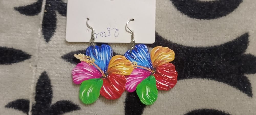 Продам Серги  новые