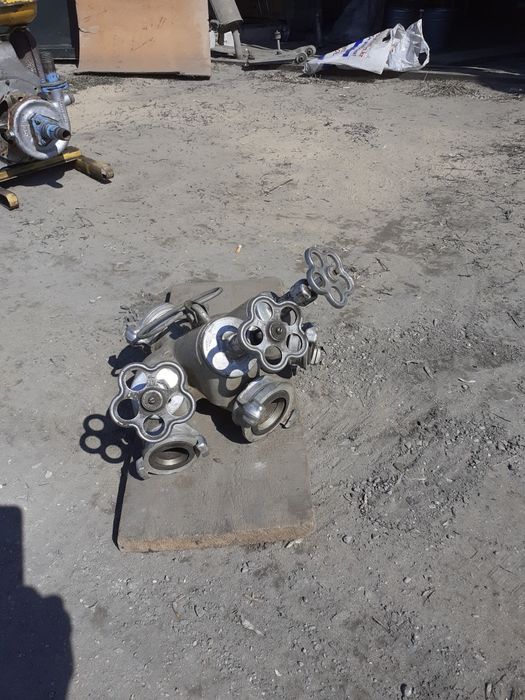 Пожарный 3-х выходной гидрант