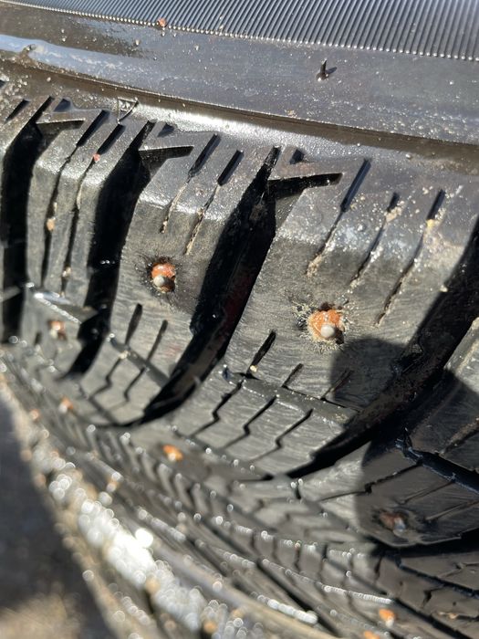 Продаю колёса 235/65/R17 (резина + диски)