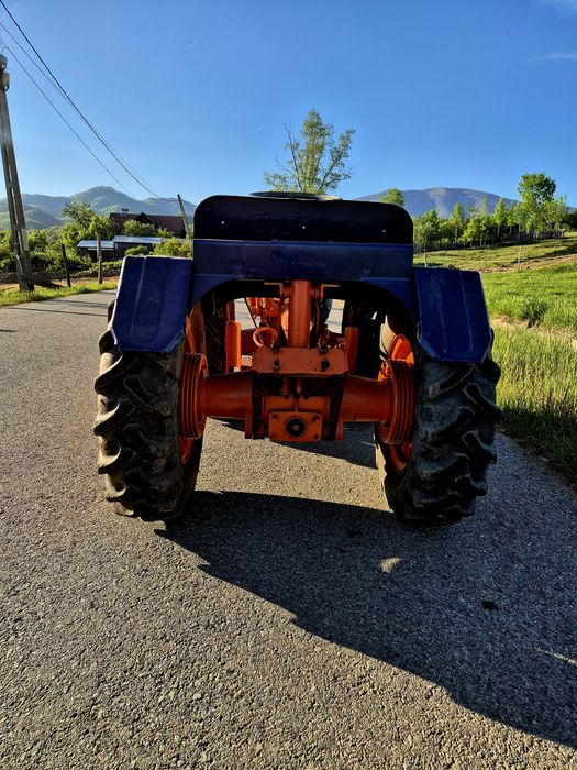 Tractor articulat  Pasquali 990 .. 21 cp