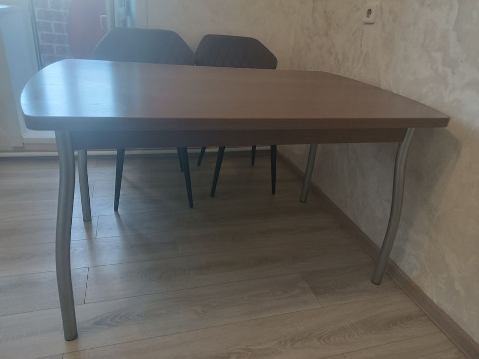 Стол кухонный 132 на 80