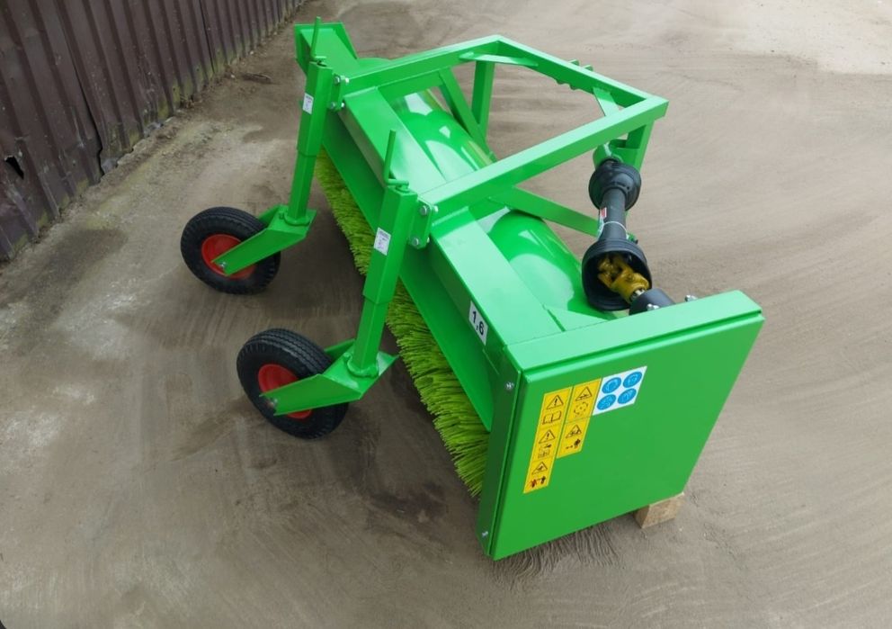 Щетка коммунальная Kerland . Польша