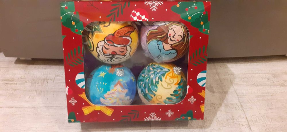 4 globuri lucrate/pictate manual