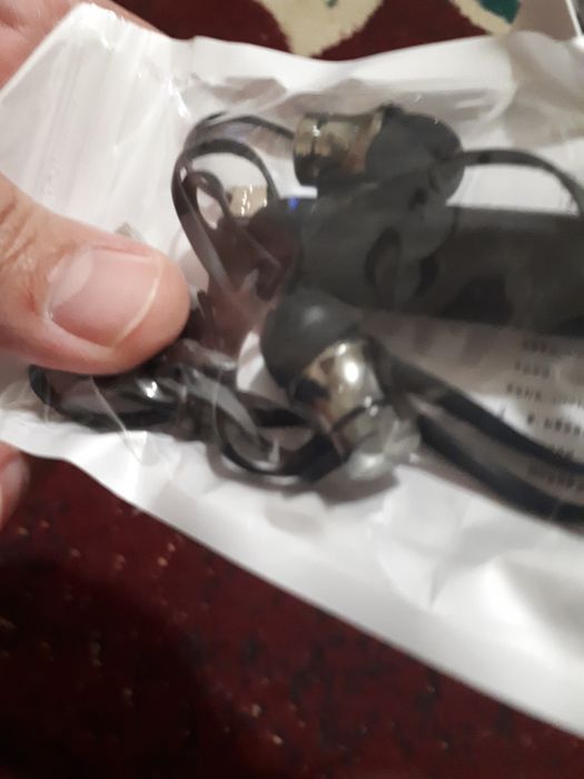 Наушники беспроводные ,новые