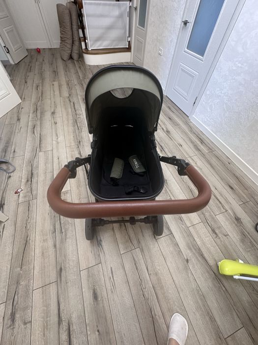 Продается коляска трансформер 2 в 1.