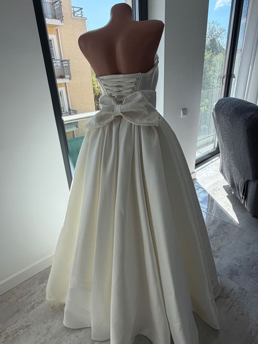 Rochie de mireasă nouă, nepurtată