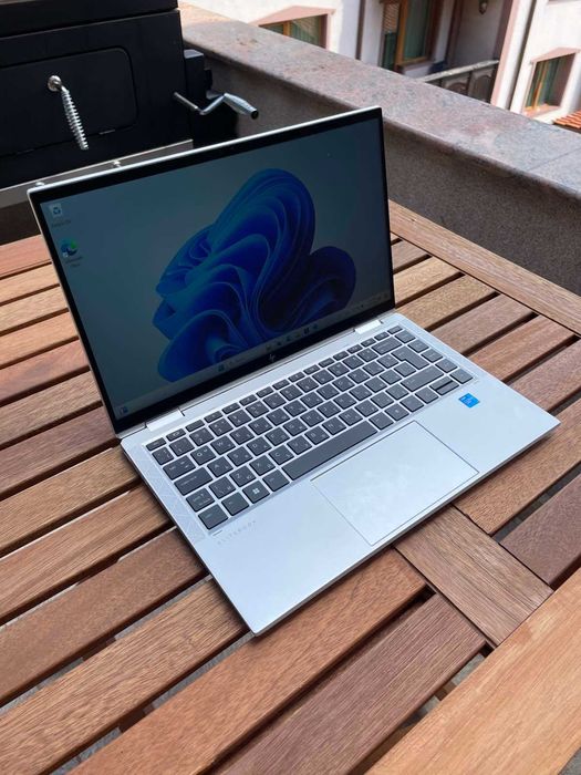 HP EliteBook x360 1040 G8  Intel® Core™ i5 16GB 256GB SSD Full HD