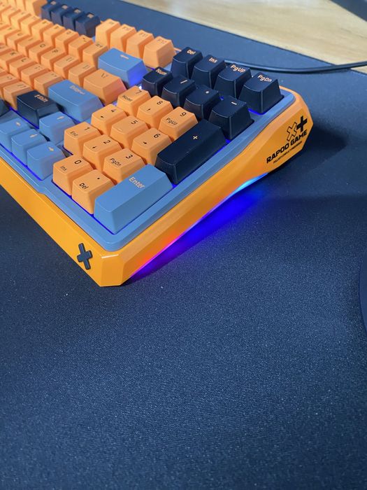 Продам механическую клавиатуру rapoo