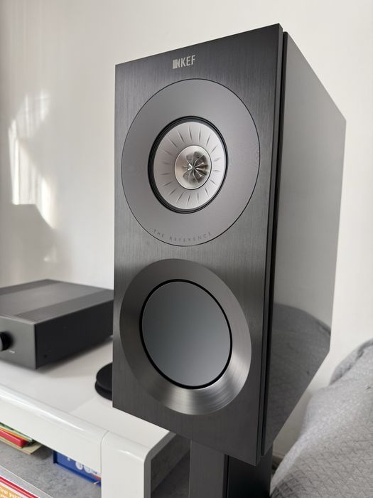 Kef Reference 1 Meta + KEF S-RF1 stands black + Grile optionale